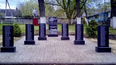ПАМЯТНИКИ СОЛДАТАМ ВЕЛИКОЙ ОТЕЧЕСТВЕННОЙ УСТАНОВИЛИ В КОРАБЛИНСКОМ РАЙОНЕ