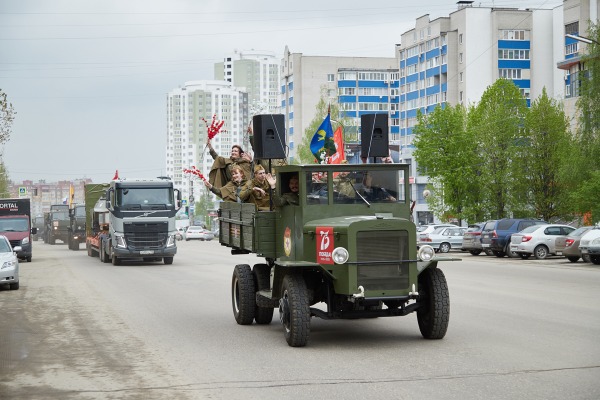 В День Победы по центральным улицам Рязани проехали праздничные колонны военной техники