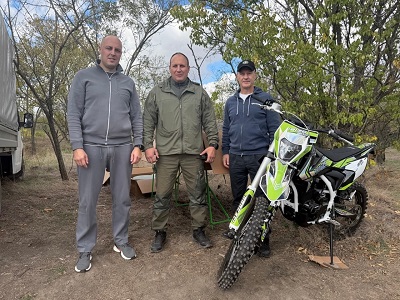 Вице-губернатор Артем Бранов вместе с командой региона посетил наших бойцов в зоне СВО