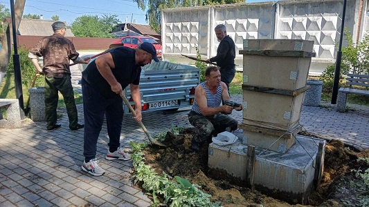В Шилове устанавливают памятник воину-десантнику