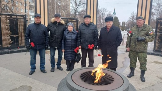У памятника погибшим в локальных войнах рязанцы провели встречу боевых друзей