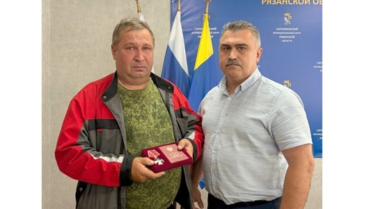 В Сапожке орден мужества вручили отцу погибшего контрактника