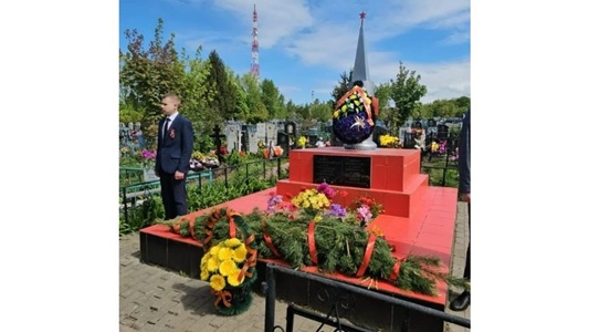 На братской могиле летного экипажа в Пронске устанавливают новый памятник