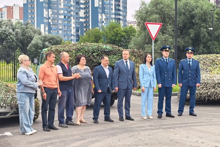 В Рязани прошла церемония передачи автомобилей высокой проходимости десантникам