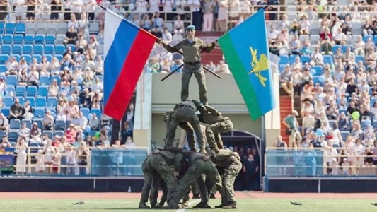 Павел Малков: Военнослужащие десантных войск выполняют самые ответственные задачи