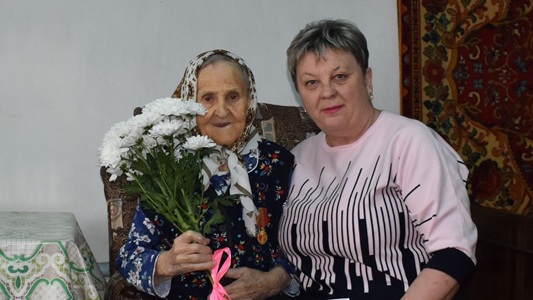 В Ухоловском округе поздравили с наступающим Днем Победы труженицу тыла Екатерину Маринушкину