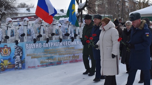 В Шацком округе курсанты-десантники почтили память героев