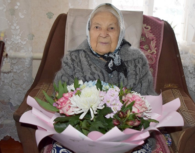 Вековой юбилей отметила ветеран труда, труженица тыла Татьяна Епишкина